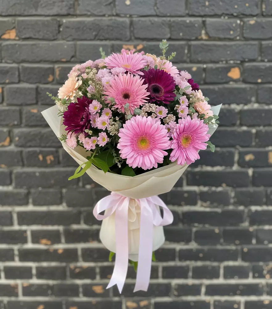Букет цветов из: Герберы и Хризантемы в Неме