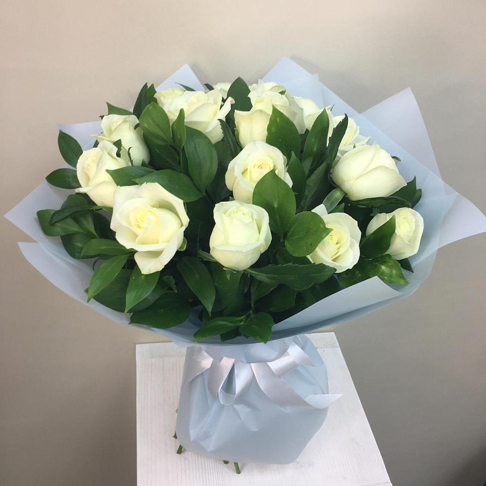 Букет 15 Белых роз Проуд в Неме