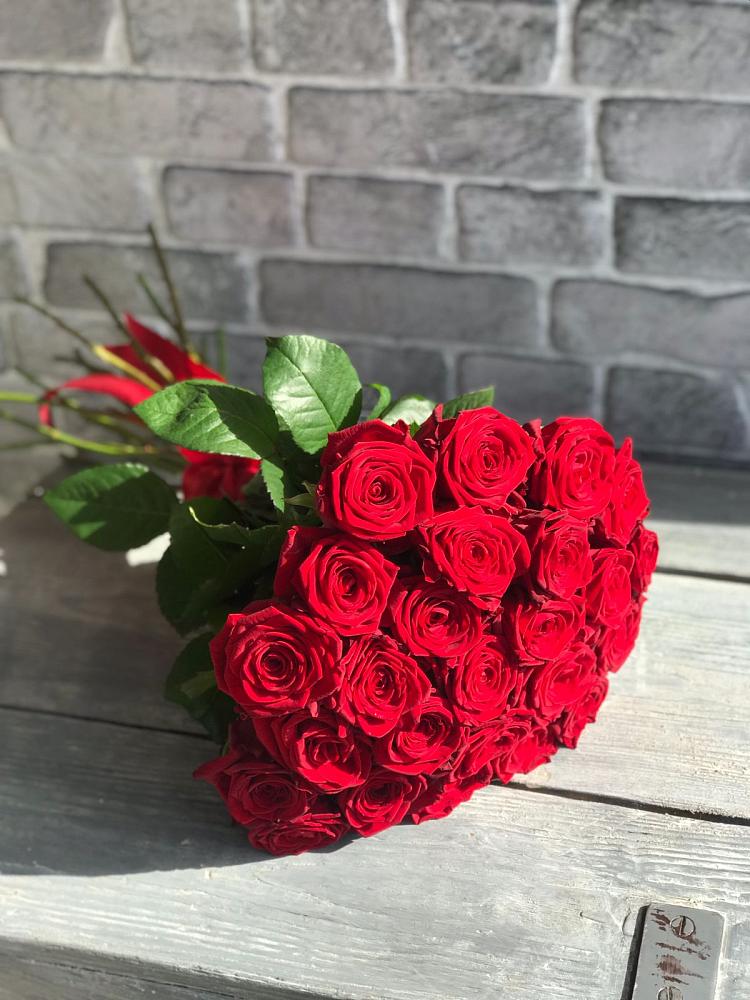 Букет Красные розы Фридом в Неме