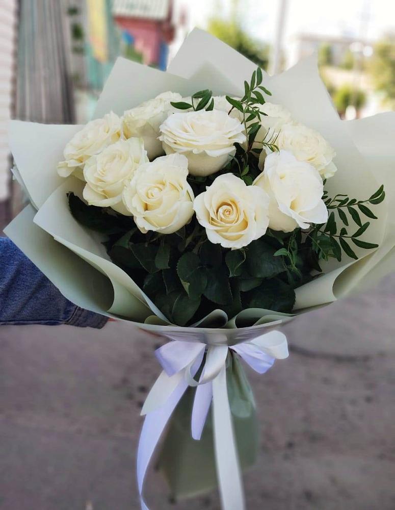 Букет Белые розы Проуд в Неме
