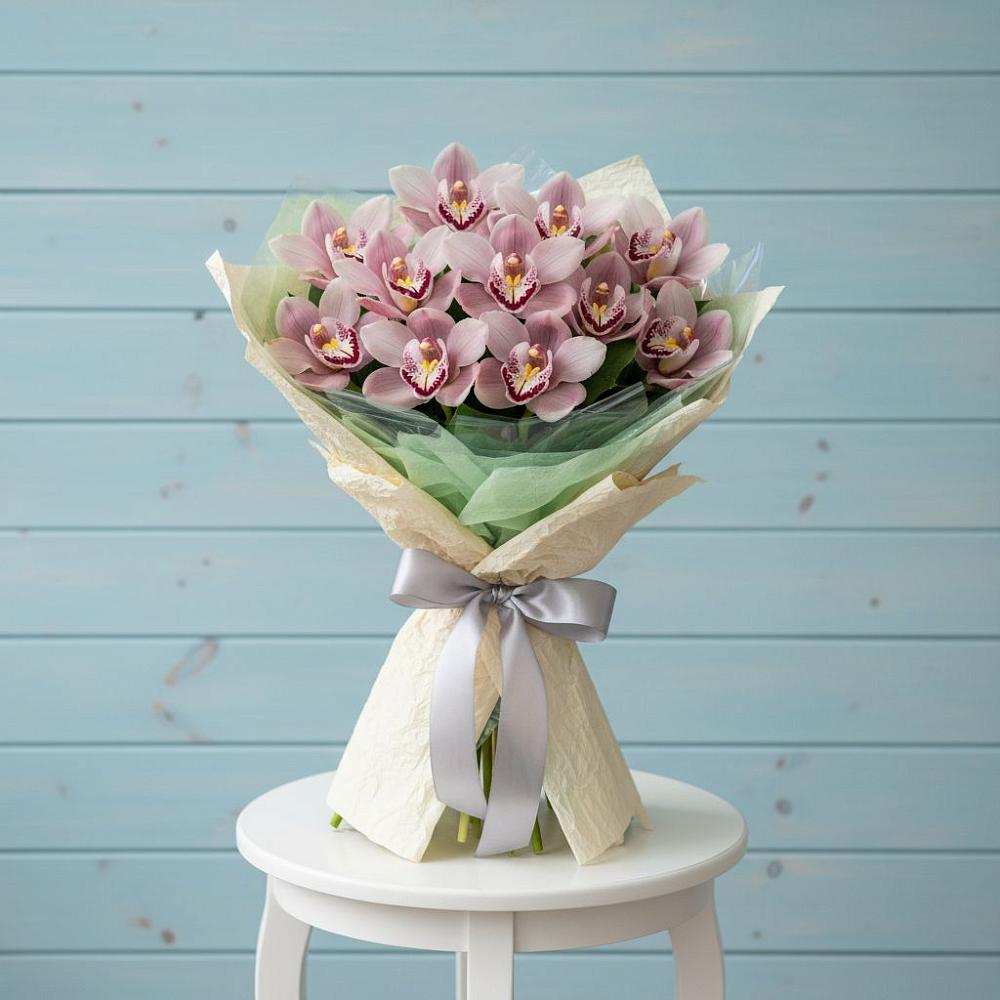 Букет цветов из: Орхидеи и Розы в Неме