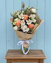 Букет цветов из:  Альстромерии, Лизиантусы, Розы и Хризантемы в Неме