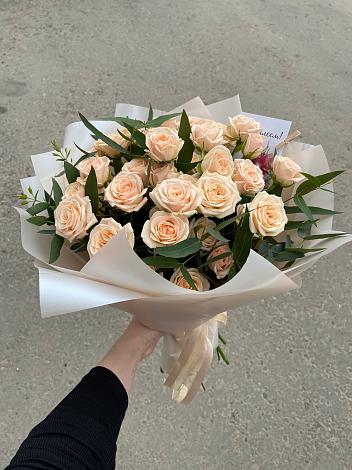 Букет Кремовые розы Латте в Неме