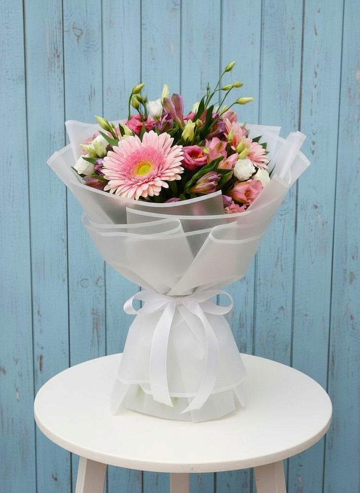 Букет цветов из: Герберы, Альстромерии и Лизиантусы в Неме