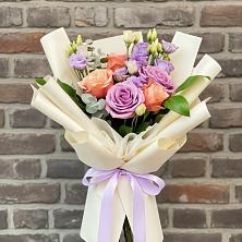 Букет цветов из:  Лизиантусы и Розы в Неме