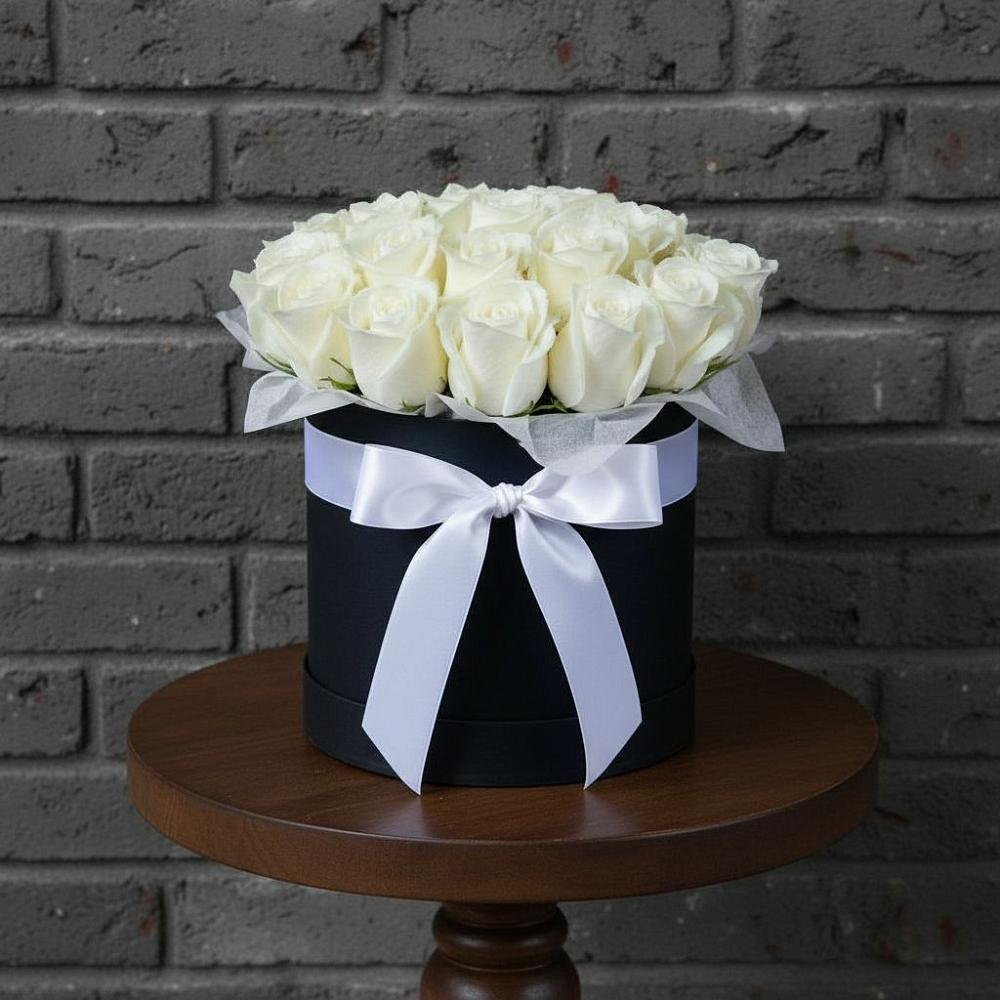 Цветочная композиция из Розы в шляпной коробке в Неме