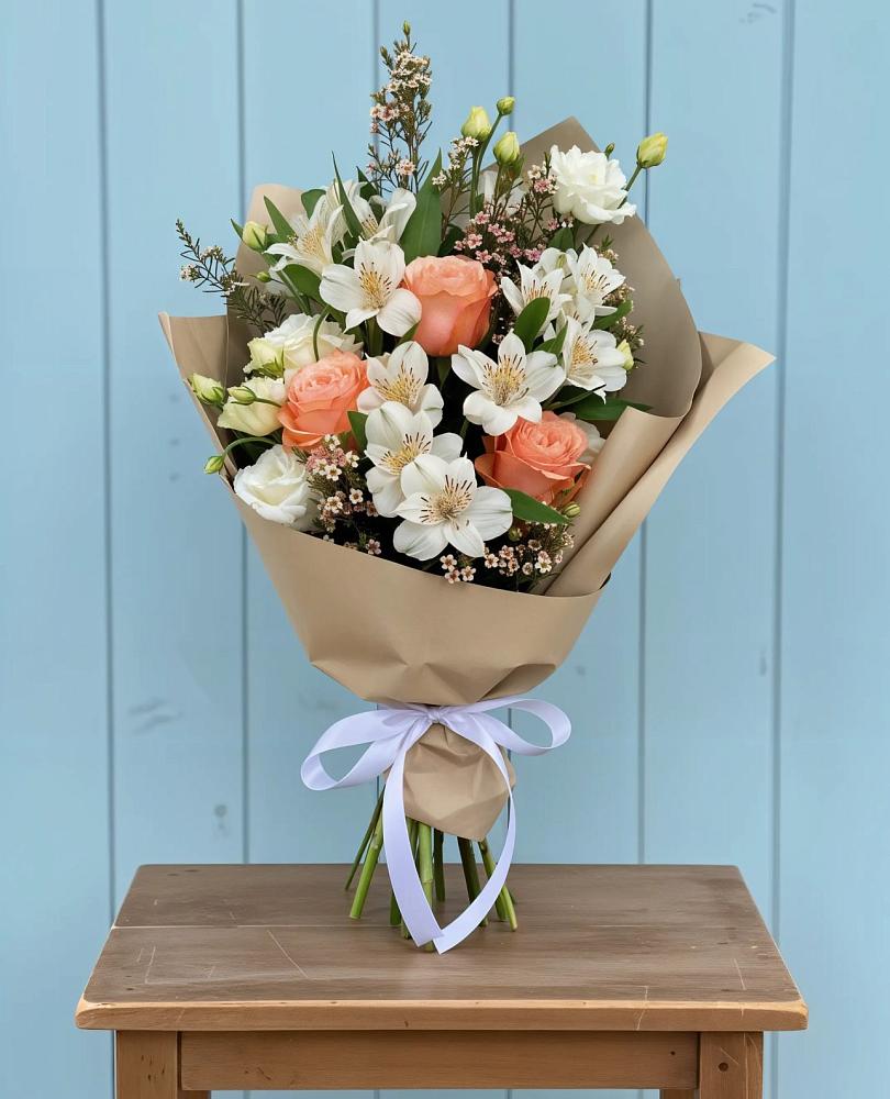 Букет цветов из: Альстромерии, Лизиантусы, Розы и Хризантемы в Неме